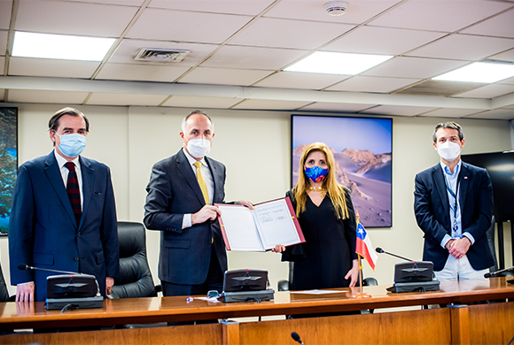 Brasil e Chile assinam Memorando de Entendimento sobre Cooperação na área de Telecomunicações e Economia Digital.